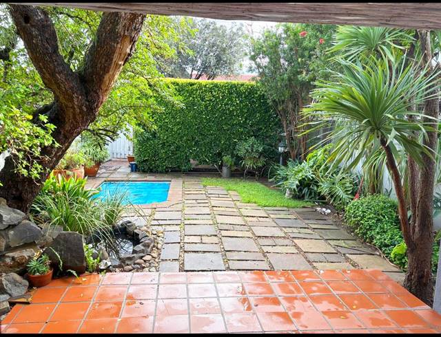 2 bed property to rent in OBSERVATORY